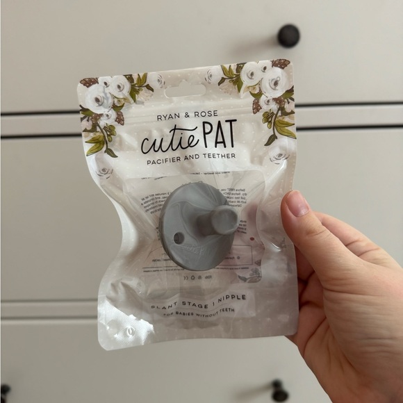 Ryan & Rose Other - RYAN & ROSE cutie pat pacifier